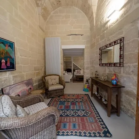 Antica Cisterna Di *